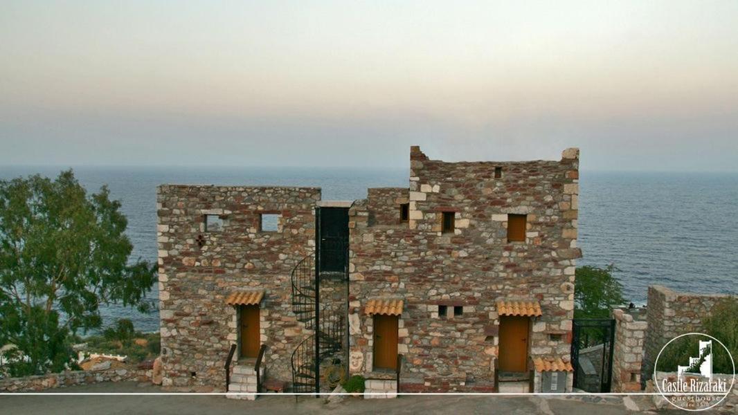 Castle Rizaraki Otel Kokkala Dış mekan fotoğraf